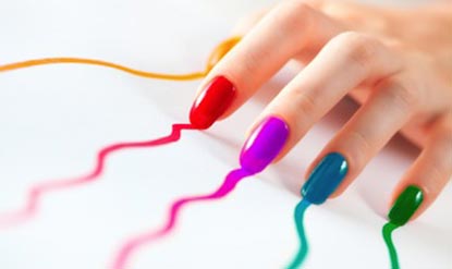 Pose d'ongle gel, french manucurie chez Amour d'ongle Toulouse ©shutterstock